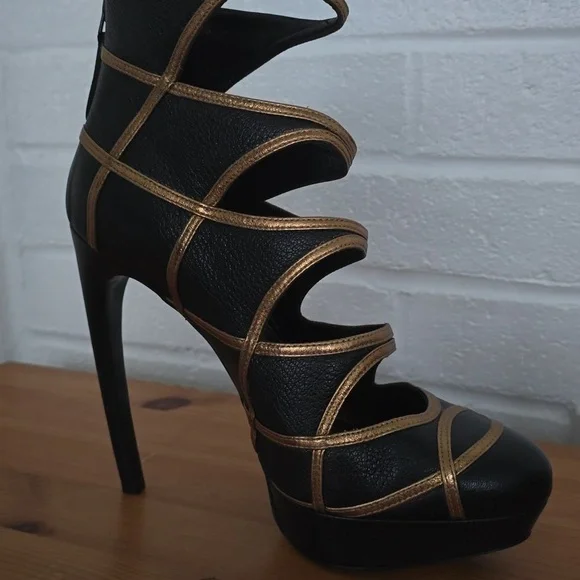 Alexander McQueen High Armadillo Boot 130 NWOT - Picture 10 of 12